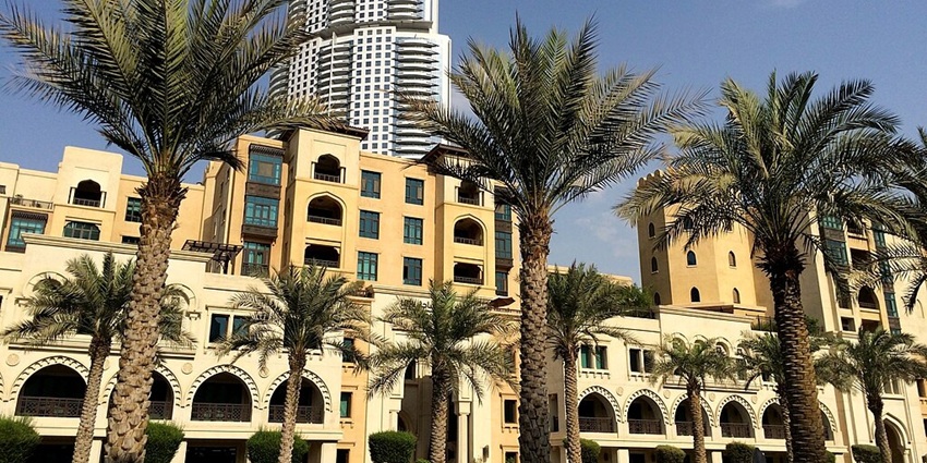 Luxury and budget stays near Burj Al Arab Beach with stunning views and top amenities.