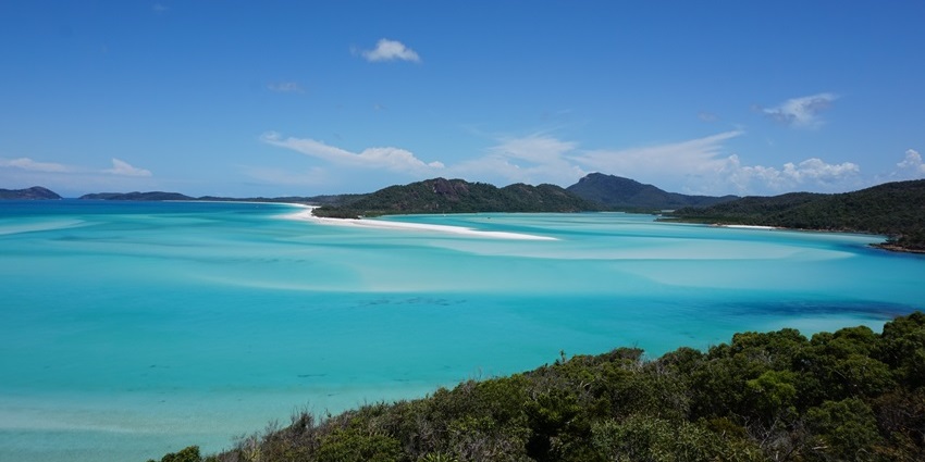 Turquoise blue waters of the Whitehaven Beach, one of the cleanest beaches in the world