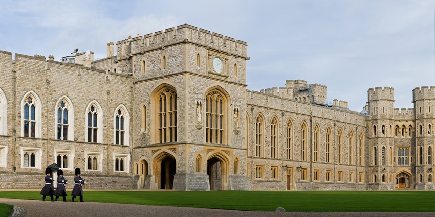 Windsor Castle is among the grandest castle forts, home to British royalty for centuries.