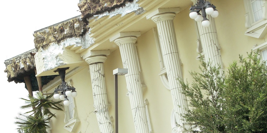 An image showing the exterior of WonderWorks, a famous upside-down museum in the USA.