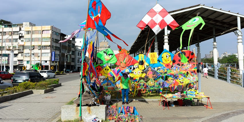 World Kite Museum, USA, celebrates the art and history of kites from around the world.