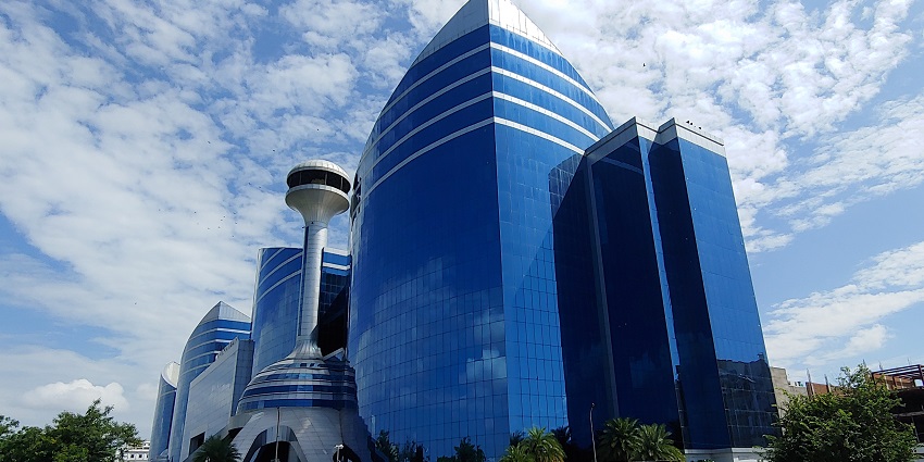 An image of the World Trade Park, one of the biggest shopping malls in India