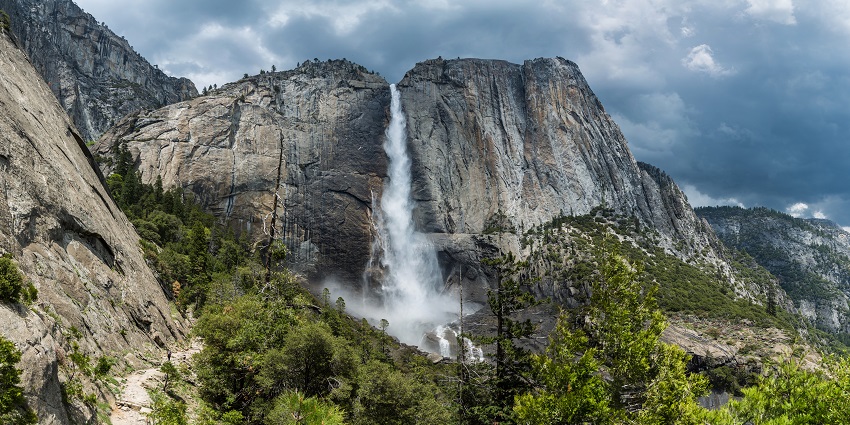 a view of the Upper Yosemite Falls, a popular waterfall trekking place in the USA.