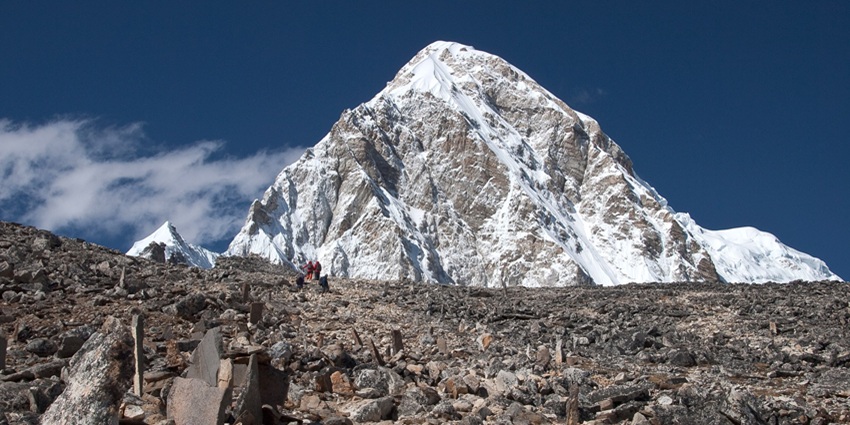 An image of Zero Point Sikkim, featuring its snowy panorama in December.