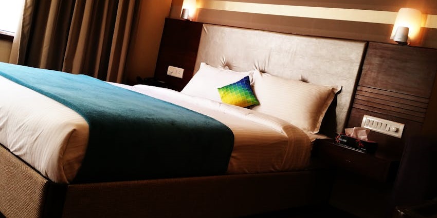 Accommodations near the beach offer a diverse range of facilities for a comfortable stay
