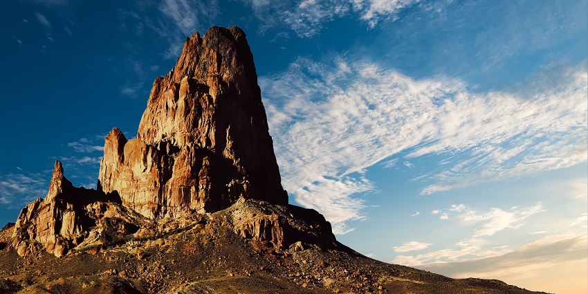 A mountain that resembles the Thowr Mountain in Mecca Province, Saudi Arabia.