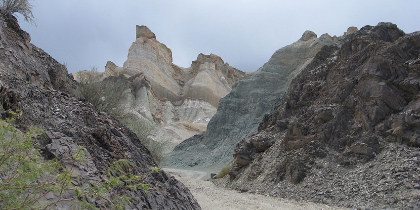 A picture of a stunning mountain range with barren hills, which is one of the best places to visit in San Juan Argentina