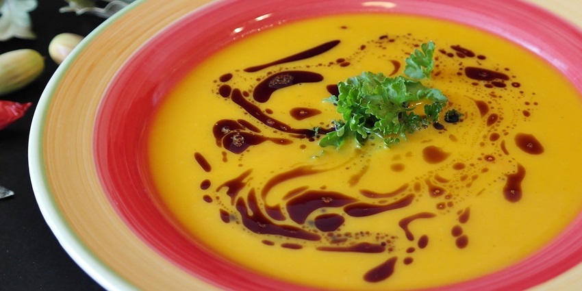 An image resembling Erwtensoep (Snert), one of the ideal tourist food in Netherlands.
