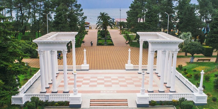 Image of Batumi Boulevard Colonnades - Stroll around with your friends and family, things to do in Batumi