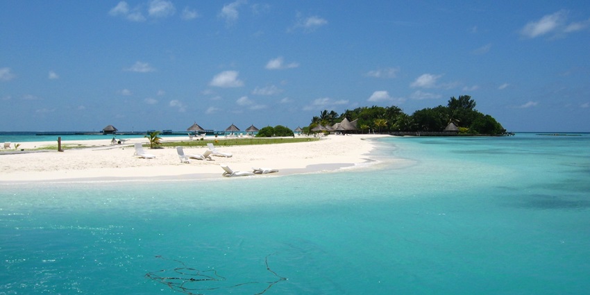 Discover Mili Atoll’s untouched beaches, hidden WWII relics, and turquoise waters.