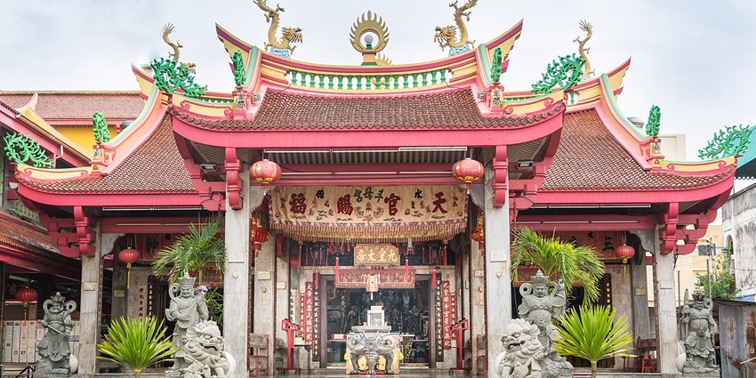 Jui Tui Shrine’s a calming escape from the bustling streets.