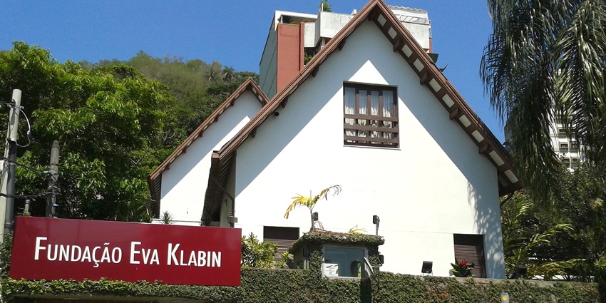 Fundação Eva Klabin is a famous museum-house attracting several visitors every day.
