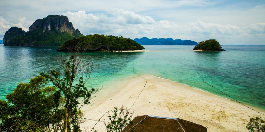 Island hopping is among the most scenic and adventurous things to do in Okinawa’s tropics.