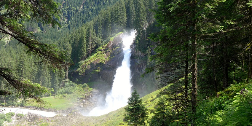 Experience the Krimml Waterfalls for a wonderful getaway bear Innsbruck, Austria