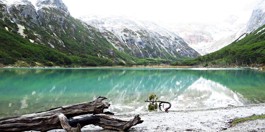 Image of Laguna Esmeralda picturesque view duringd ay time - one of the best places to visit in Tierra del Fuego