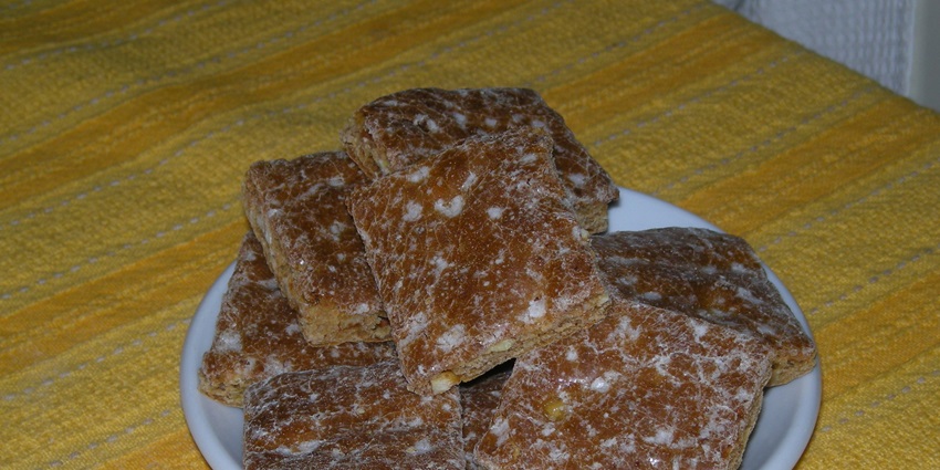 An image showing Leckerli, a traditional Swiss spiced biscuit made with honey and almonds.