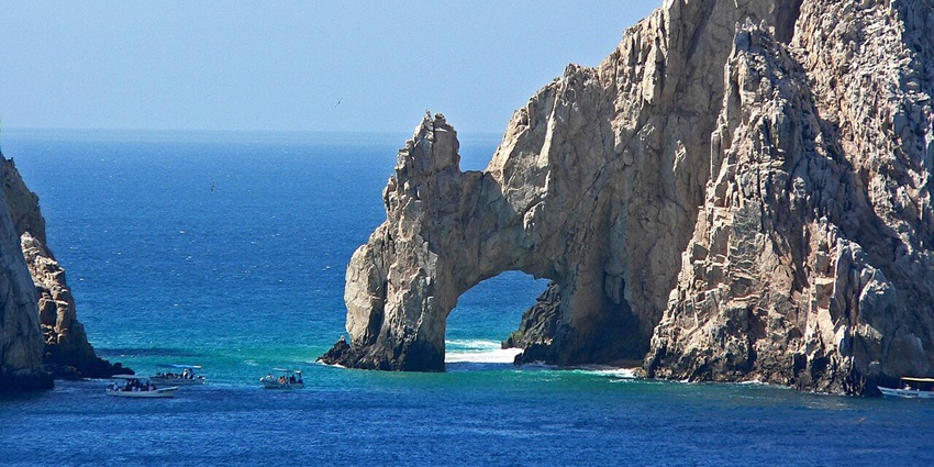 View of dramatic landscapes and marine adventures, among the honeymoon places in Mexico.