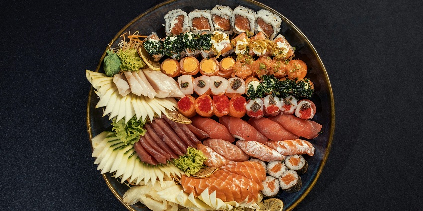 This Sushi Resto elevates nightlife in Rosario Argentina, with fine Japanese cuisine.