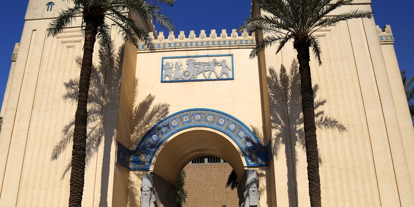 Ancient statues and stone carvings displayed in a well-lit indoor museum setting–places to visit in salalah