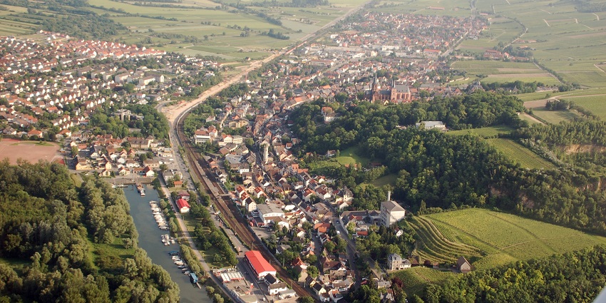 Aerial view of Oppenheim in Germany, highlighting the town's layout and architecture.