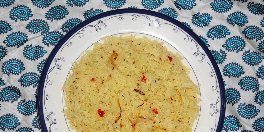 An image of a stew resembling the Saloona, a stew with meat, vegetables, and spices.