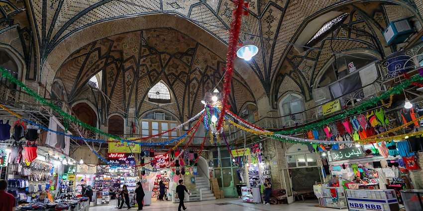 The ceiling of the Grand Timcheh in the bazaar showcases Persian architectural designs.
