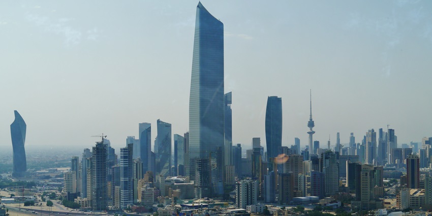 Snapshot of the beautiful Al Hamra Tower amidst the middle of the iconic city–Thinsg to do in Kuwait