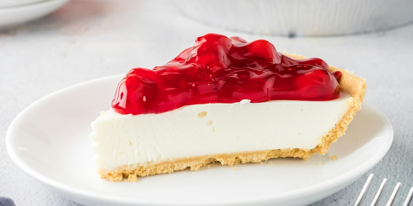The Cheesecake Factory is one of the popular nighttime places in Kuwait at night.

