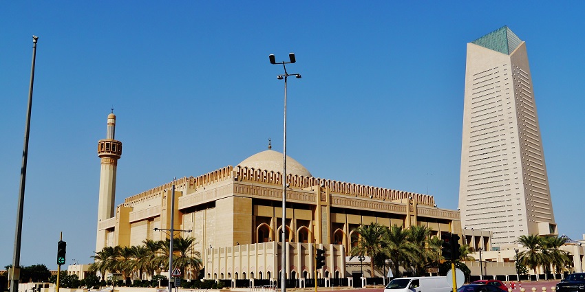 An image showing the Grand Mosque in Kuwait featuring traditional Islamic architecture.