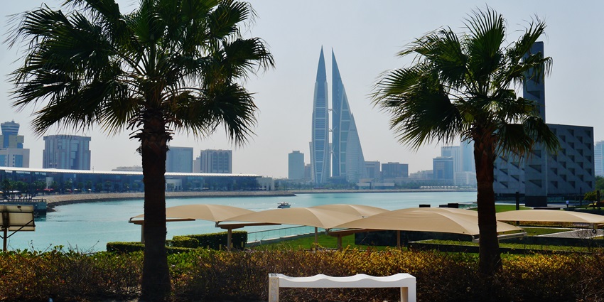 Major shopping and entertainment hub in Bahrain offering retail, dining, and a waterpark.