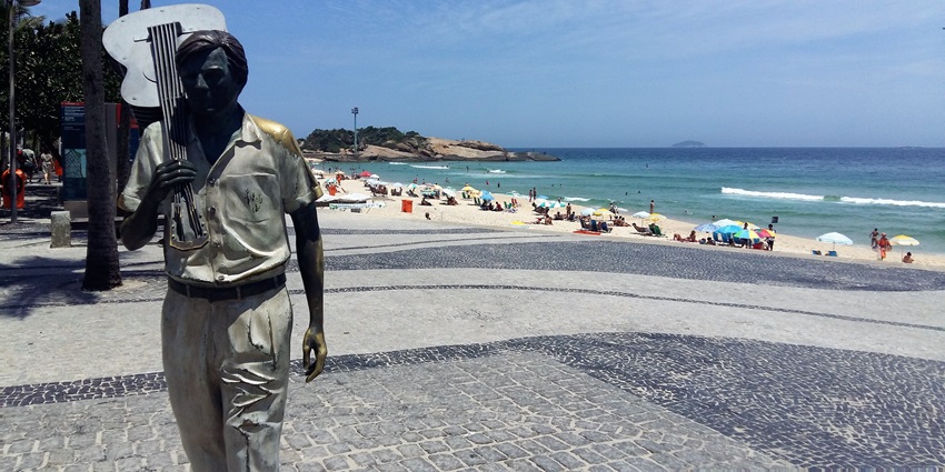 Witness the iconic Tom Jobim Statue, one of the best things to do on Ipanema Beach.