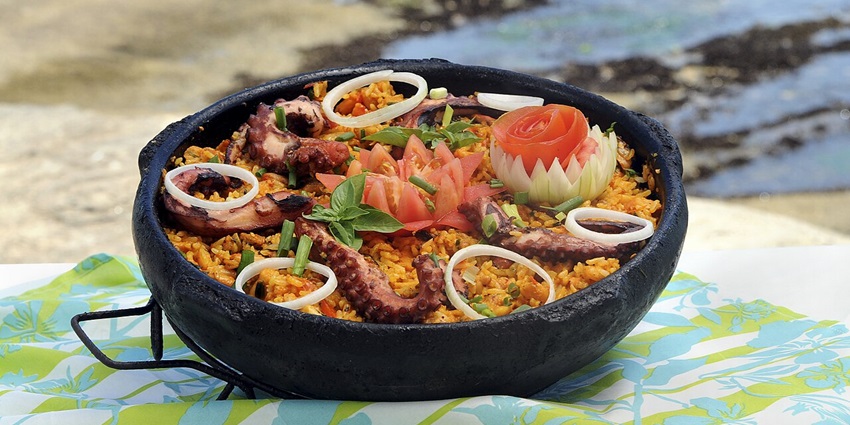 Try the local food of Rio during this trip to have an amazing culinary experience.