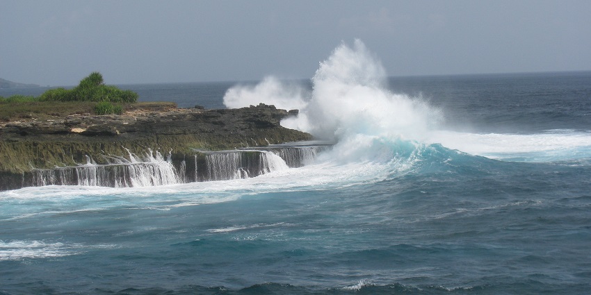 Witness the power of Devil's Tears, a natural show and top things to do in Nusa Lembongan