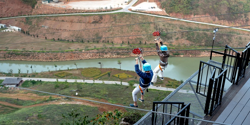 A family-friendly treetop adventure park with ziplines and climbing courses near Chamonix.