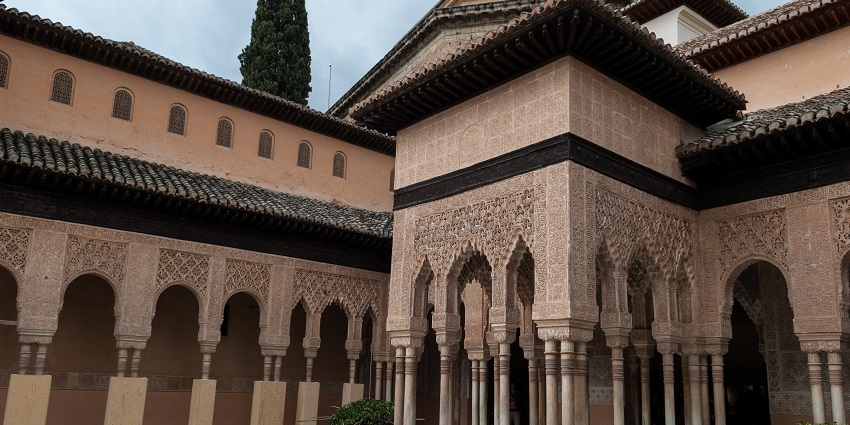 A visit to the Alhambra to experience the marvellous architecture is one of the best things to do in Granada