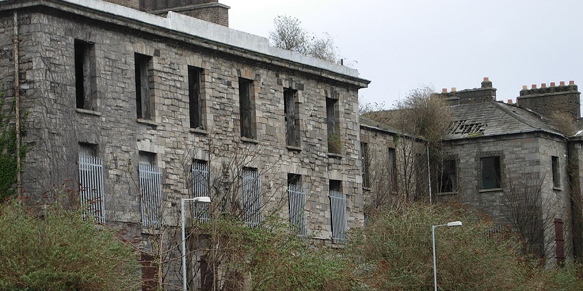 Aradale Lunatic Asylum in Ararat is a historic and eerie former psychiatric hospital known for its haunted reputation and ghost tours.