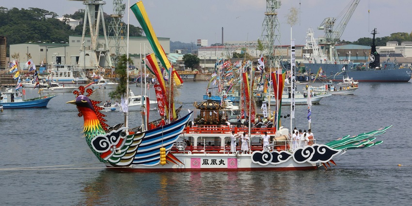 A traditional river festival where people compete in a fishing contest, among the famous festivals in Nigeria.