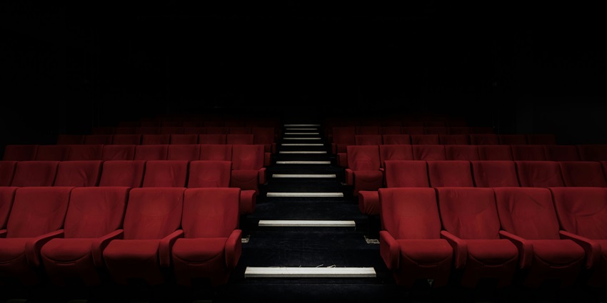 Experience acclaimed Irish theatre productions at intimate and Druid Theatre in Galway.