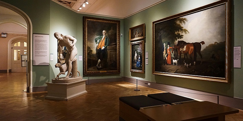 A view of the interior of the Bahrain National Museums, one of the best things to do in Manama, Bahrain.