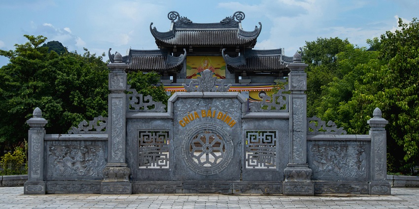 When looking for Trang An Vietnam places to visit, Bai Dinh Pagoda needs to be at the top.