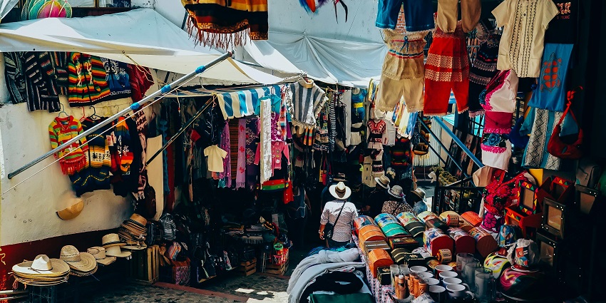 Image of Batik products, which are among the famous things in Singapore to buy.
