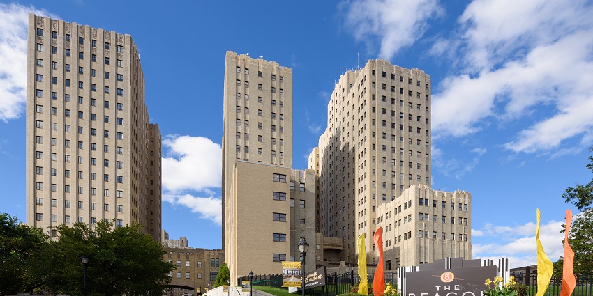 A charming riverside town known for its art galleries, hiking trails, and the Dia Beacon museum.