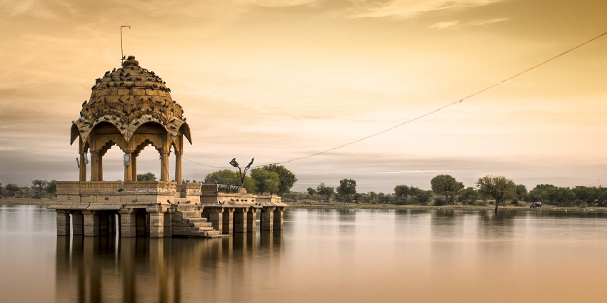 The ideal time to visit Gadisar Lake is from November to February, when the weather is cool.
