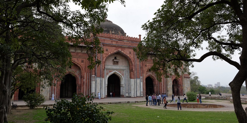 Scenic image of the historic monument in the vicinity of Delhi