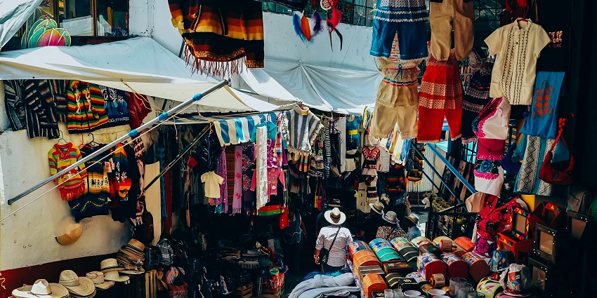 Visit the Boca Chica flea market, among popular things to do in Boca Chica this year