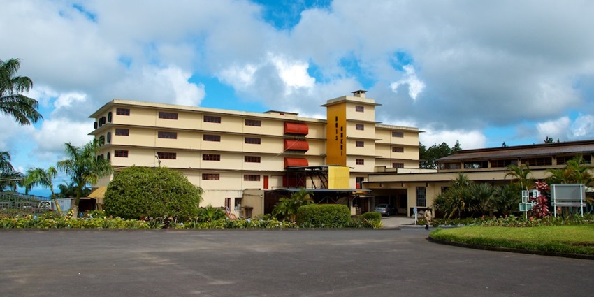 The Bois Chéri Tea Factory features tea production with machinery; a great place to discover things to buy in Mauritius.