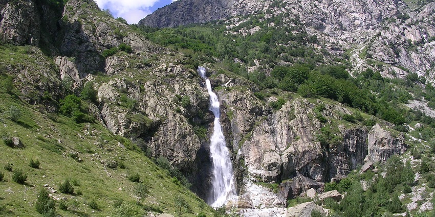 Cascade de la pisse waterfall cascading on the rocky cliffs, list of waterfalls in France