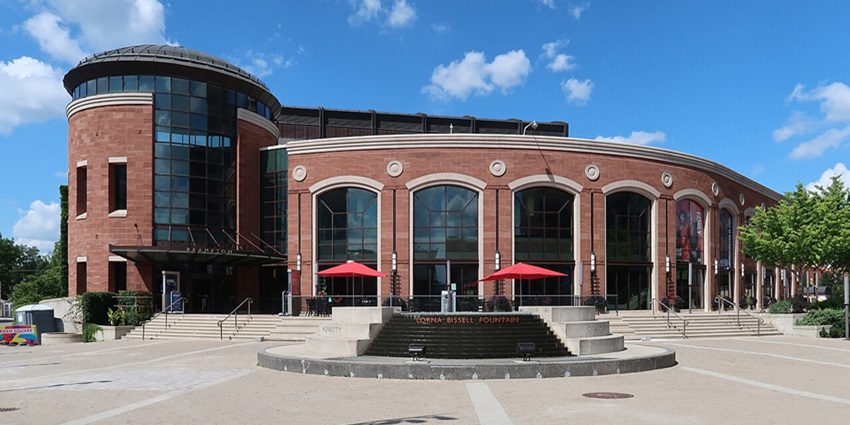 Experience live music, plays, and community events, among the best things to do in Brampton.
