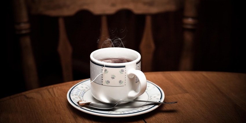 An image of a tea resembling the Ceylon tea, one of the best things to buy in Sri Lanka.