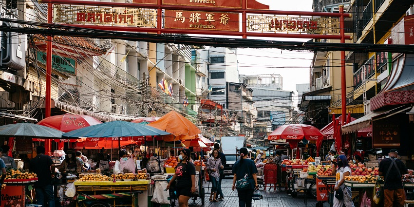 A glimpse of the teeming Chinatown, one of the top places to visit in Bangkok in October.
